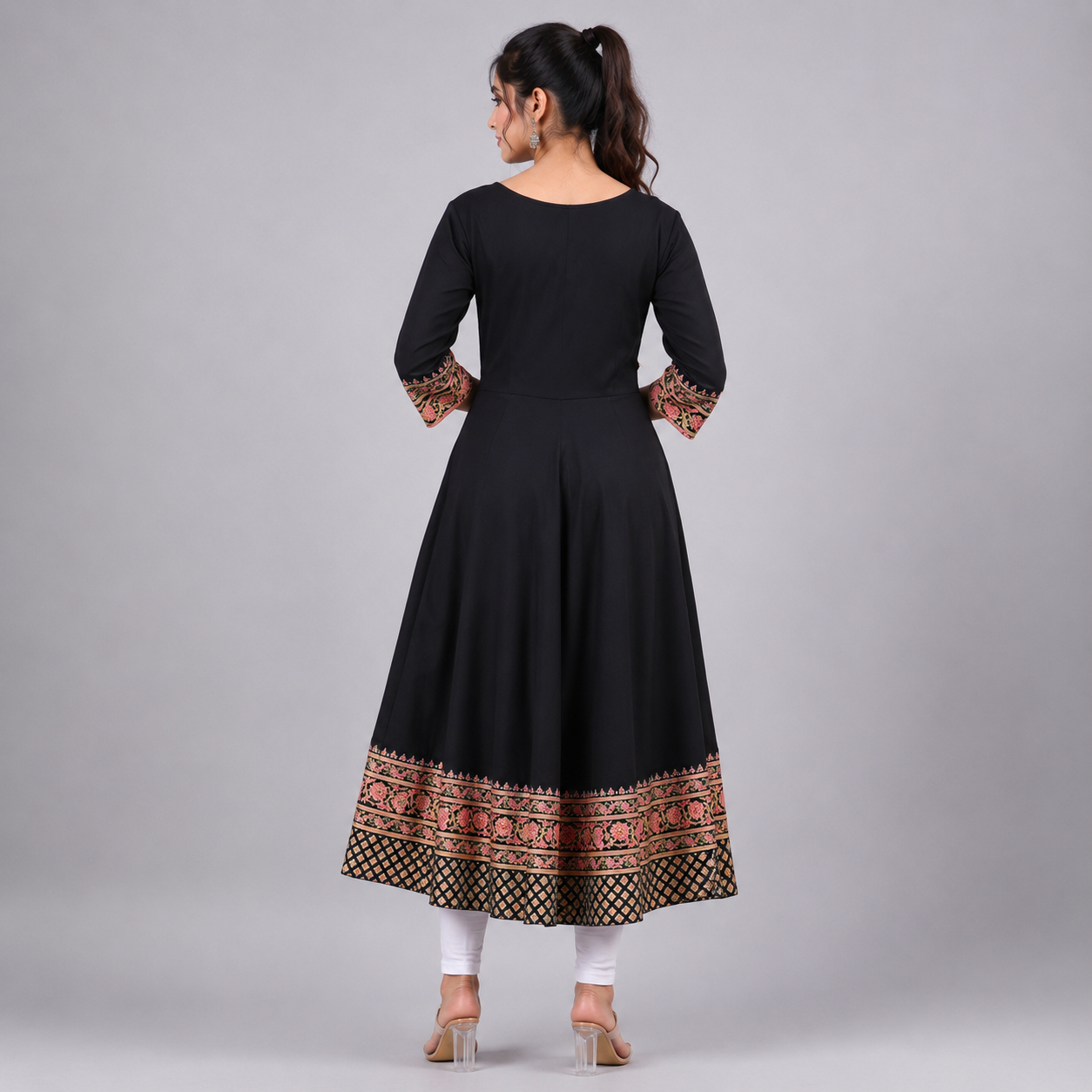 Noir Zariya Kurti